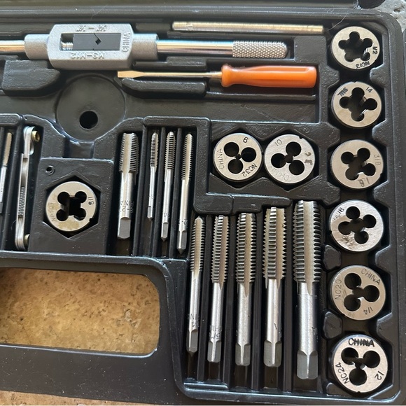 Two Tap and Die Sets – Metric & SAE – Complete & Partial – Thread Cutting Tools - Picture 4 of 9